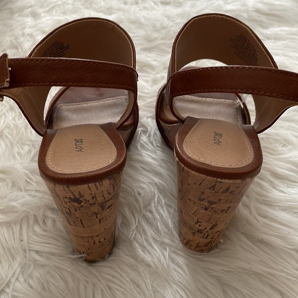 Apt. 9 wedges - Picture 3 of 6